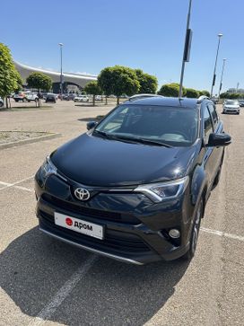 SUV   Toyota RAV4 2017 , 2400000 , 