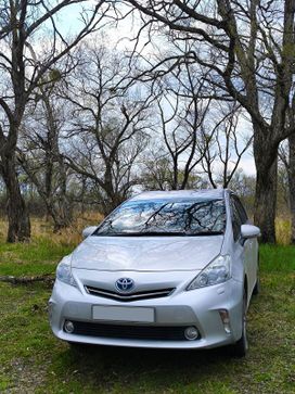    Toyota Prius Alpha 2011 , 1150000 , 