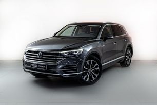 SUV   Volkswagen Touareg 2018 , 5200000 , 