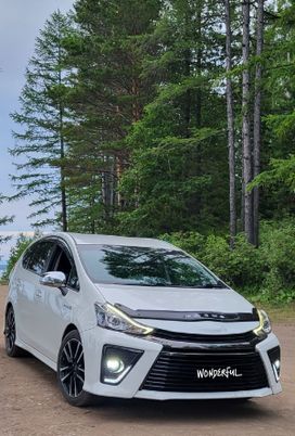    Toyota Prius Alpha 2015 , 1830000 , -