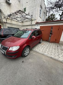    Volkswagen Touran 2007 , 800000 , 