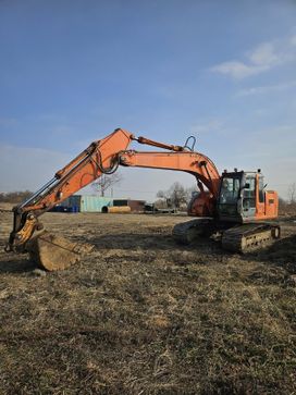   Hitachi ZX225 2004 , 3800000 , 