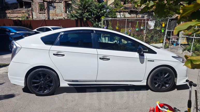  Toyota Prius 2013 , 1700000 , --