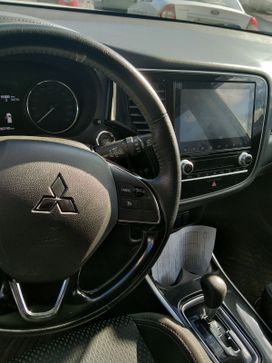 SUV   Mitsubishi Outlander 2022 , 1850000 , 