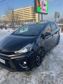  Prius Alpha, 2016
