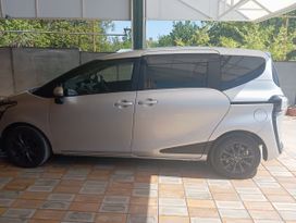    Toyota Sienta 2018 , 1600000 , 