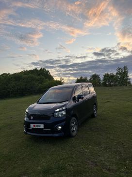    Toyota Voxy 2009 , 1580000 , 