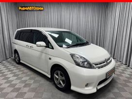    Toyota Isis 2010 , 1400000 , 