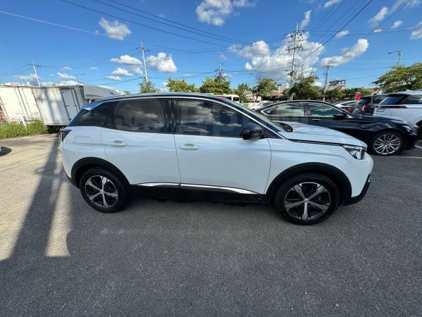 SUV   Peugeot 3008 2020 , 2385000 , 