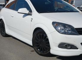  3  Opel Astra GTC 2010 , 985000 , 