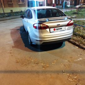  Ford Fiesta 2015 , 920000 , 