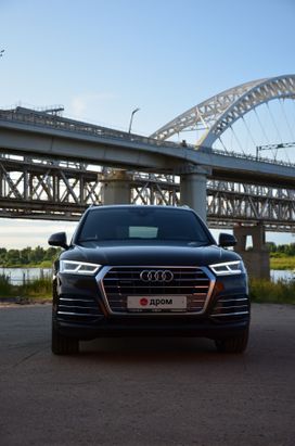 SUV   Audi Q5 2017 , 4200000 ,  