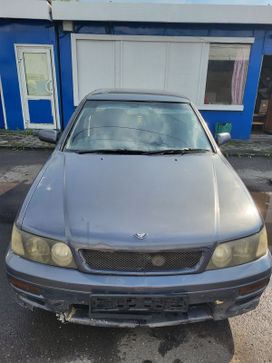  Nissan Bluebird 1997 , 200000 , 