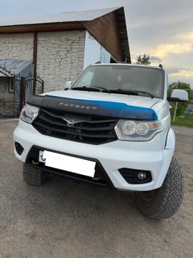 SUV     2015 , 900000 , 