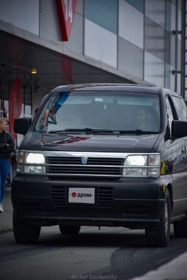    Nissan Elgrand 1989 , 790000 , 
