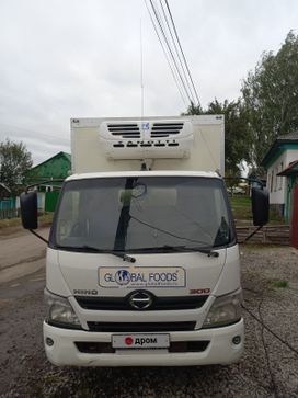   Hino 300 2013 , 2500000 , 