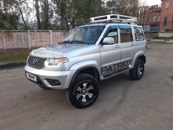 SUV     2017 , 1280000 , 