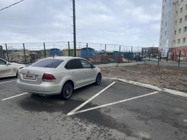  Volkswagen Polo 2011 , 880000 , 