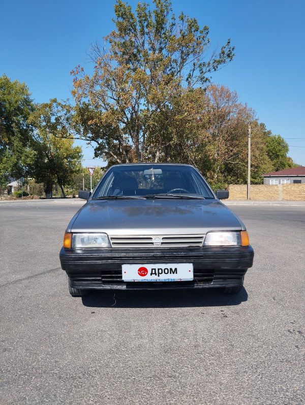 Седан Nissan Sunny 1990 года, 185000 рублей, 