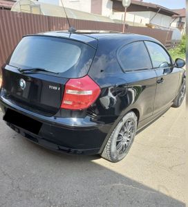  3  BMW 1-Series 2010 , 700000 , 