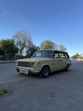   2102 1976 , 122000 , 