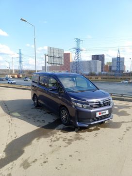    Toyota Voxy 2015 , 1970000 , 