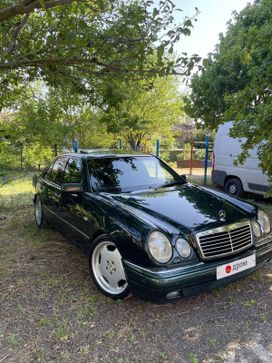  Mercedes-Benz E-Class 1998 , 900000 , --