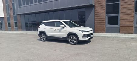 SUV    3 2023 , 2070000 , 