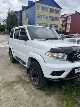 SUV     2018 , 930000 , 