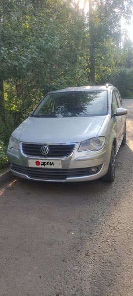    Volkswagen Touran 2010 , 530000 , 