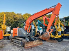 - Hitachi ZX135US 2012 , 6890000 , 