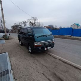    Toyota Hiace 2001 , 1100000 , 