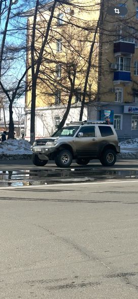  3  Mitsubishi Pajero 1999 , 900000 , --