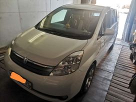    Toyota Isis 2004 , 1030000 , 
