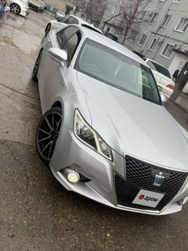  Toyota Crown 2013 , 2400000 , 