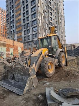 - JCB 4CX 2019 , 11700000 , 
