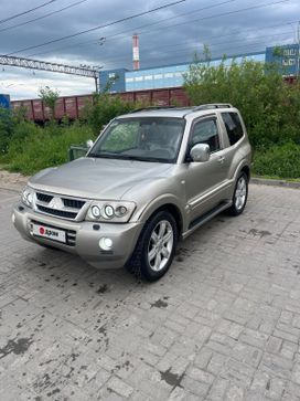  3  Mitsubishi Pajero 2003 , 800000 , -