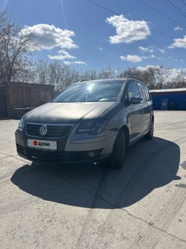    Volkswagen Touran 2008 , 780000 , 