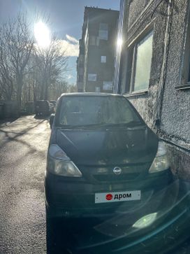    Nissan Serena 2002 , 250000 , -